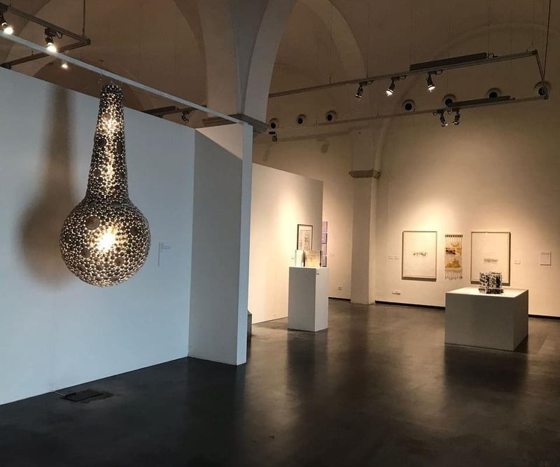 Peça exposada al Centre d'Art Contemporani La Sala