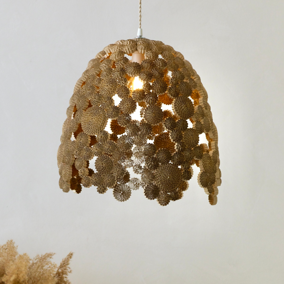 Además de una lámpara para iluminar es una escultura con presencia única