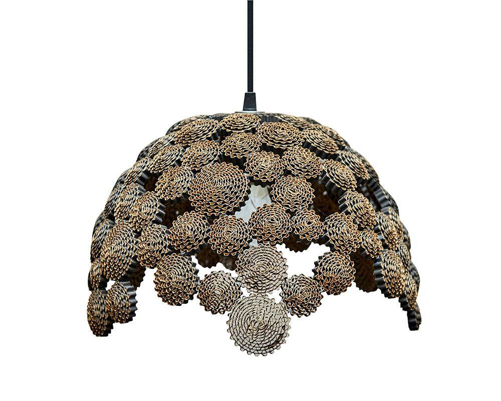 Lámpara de techo con forma de media esfera color negro